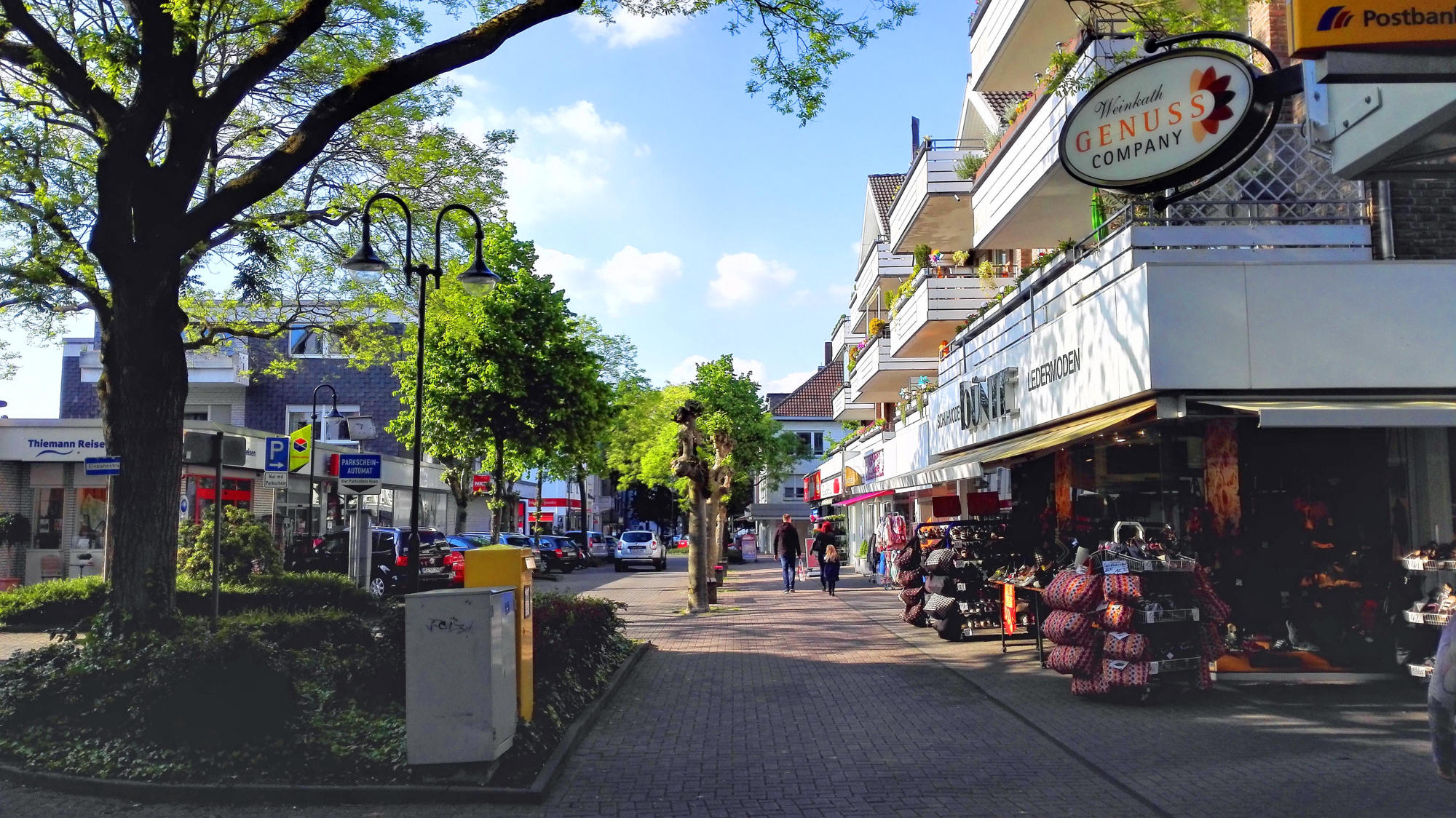 Din-Hiesfeld, Kirchstr shops